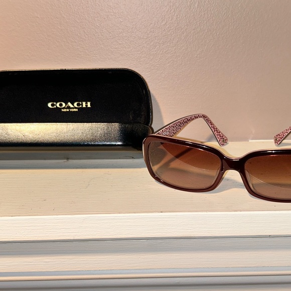 Coach sunglasses - Picture 2 of 2
